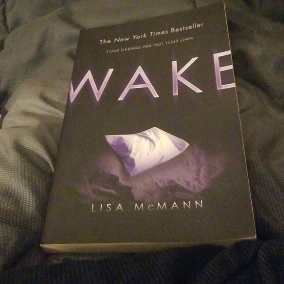 Book Other - Wake Book by Lisa McMann